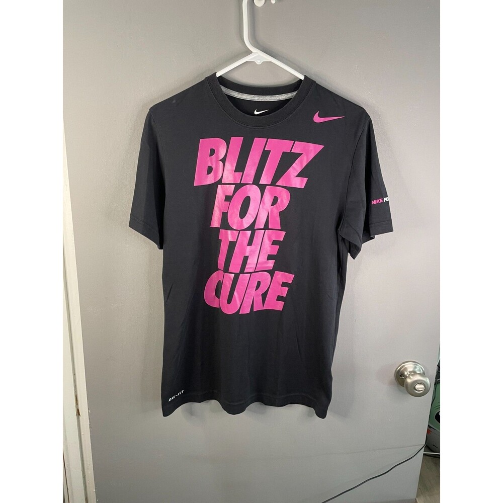 Nike Mens S Dri Fit Football Blitz for the Cure Short Sleeve T-Shirt